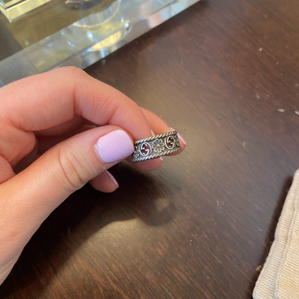 Gucci Silver Intricate Band Ring